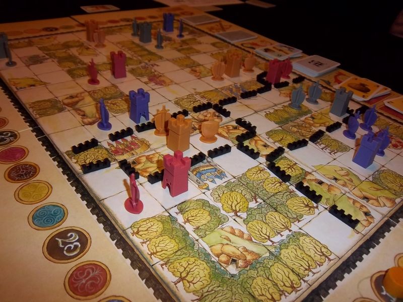 Les premiers fief se sont formés, notamment l'un des miens (les rouges).