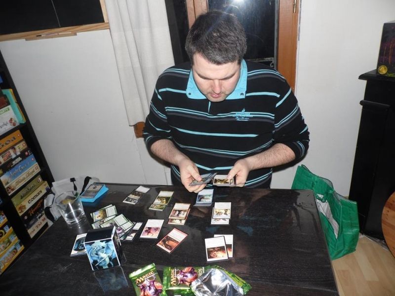 Fred prépare son jeu...