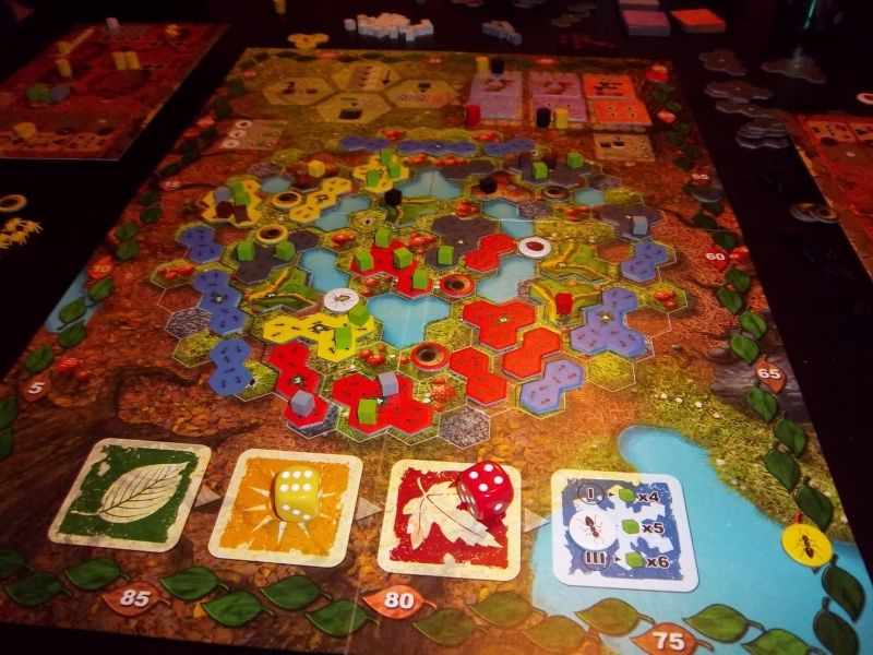 Sur la droite, la tuile bleue à 4 points que j'ai voulu nettoyer...:-(