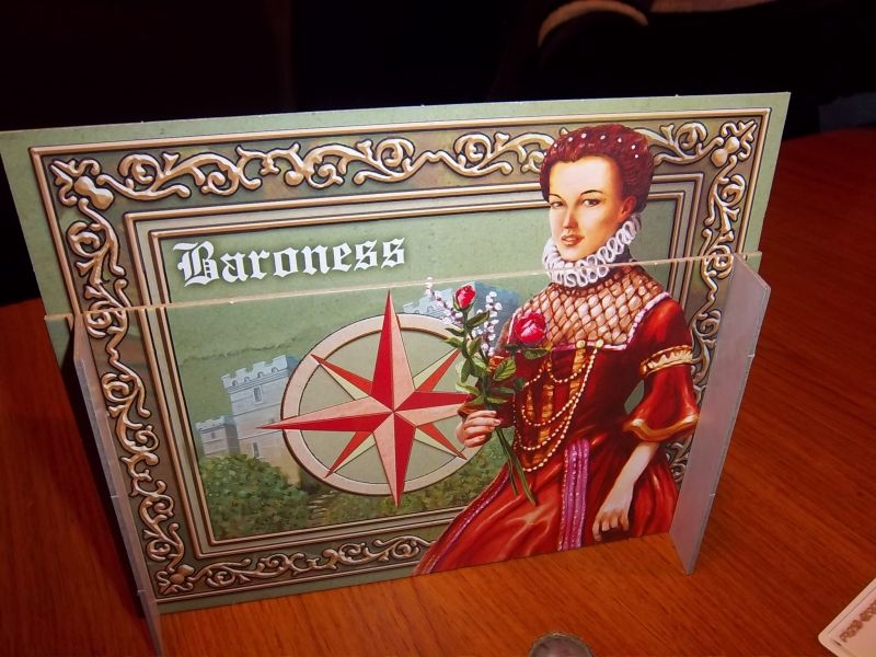 Un cache, vu de devant...la tête est en fait amovible afin de pouvoir changer de Titre. 