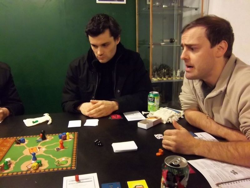 Oui monsieur Clément, nous, nous avons notre façon de faire...vous aviez pas pensé à ce coup là hein ?