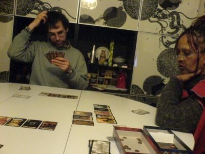 Yann en pleine reflexion et Cybill !