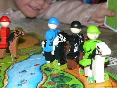 on est un tout p'tit peu collé