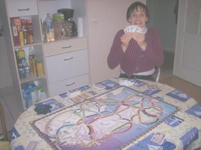 Elle me nargue en me montrant ses objectifs. Le mien n'a pas réussi ? me les révéler.