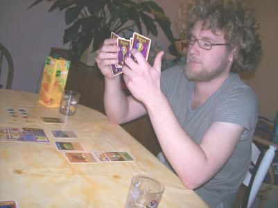 Adrien réfléchi aux vilaines combos qu'il va nous préparer. Mais qu'il se méfie des notres !