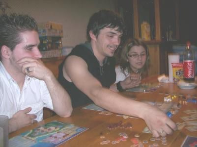 A mi partie, Fred gagne plein d'argent... mais il n'en tirera pas assez profit.