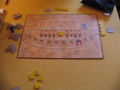 le début de partie, déjà on voit des différences de rangements entre les joueurs ;)