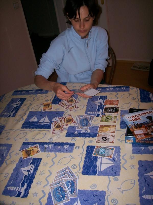 Distribution des cartes avant départ imminent...