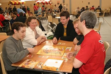 De gauche à droite, Loïc, Catherine, Blue (Cédric), Romuald, Antoine