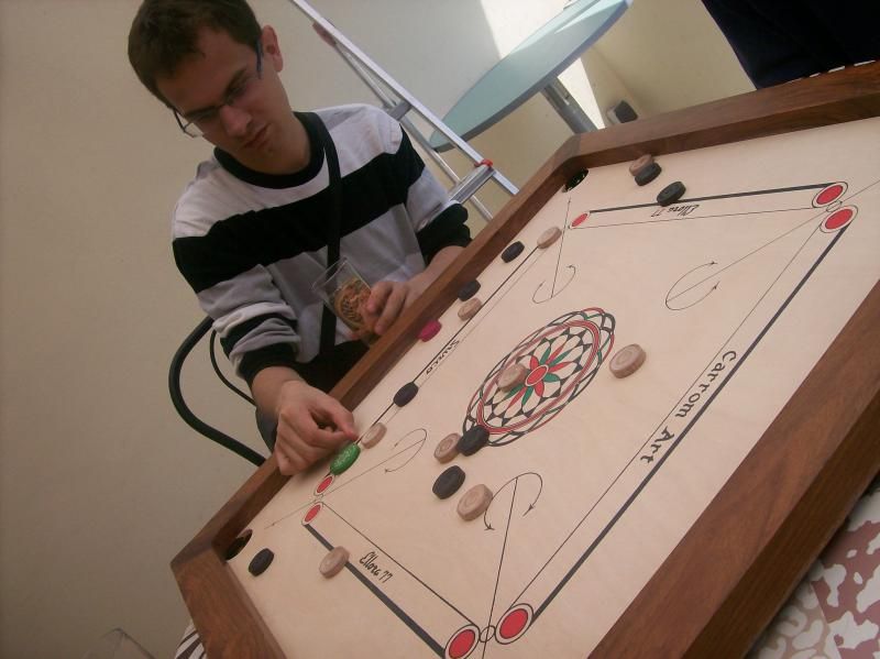 N'étant qu'entre hommes, les verres de circonstance étaient sortis...