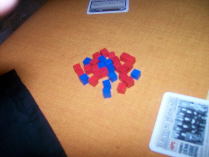 Et encore : niveau tirage de pions, je n'ai pas trop à me plaindre : voilà ce qu'il restait dans le sac à la fin du jeu.