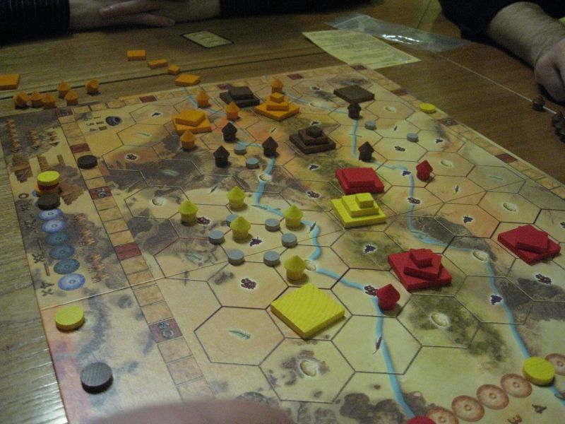 Les 6 puits qui entourent le raisin...