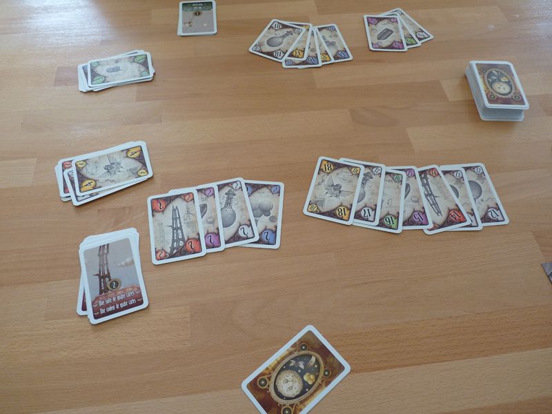 la fin de la première manche (on voit ma carte du second palier car c'est lui qui remporte la première manche)