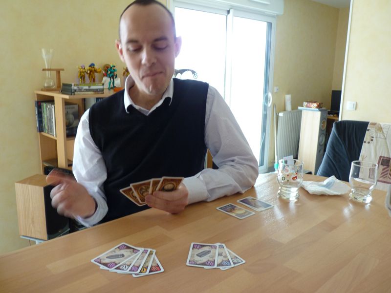 et Hervé qui a maintenant la chance de son côté, il a les combinaisons directement au premier tour !