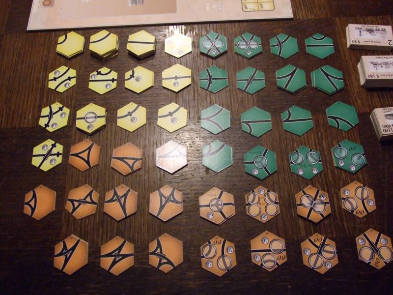 Un aperçu du matériel "reconstitué" : D'abord les tuiles...