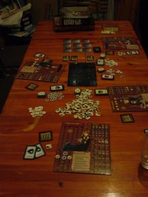 le matos au début de partie, la tuerie va pouvoir démarrer :)