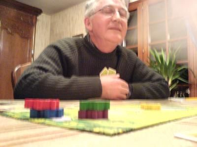 Le p?re, en pleine reflexion !