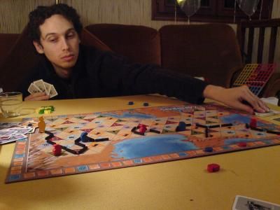 il est barré loin le gugus