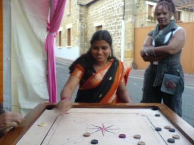 euh... ah oui mon adversaire est Indienne :-)