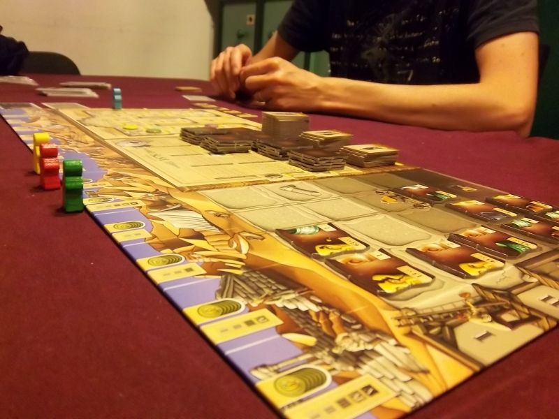 Ah ben voilà, là c'est mieux. En fait, il faut que j'évite de prendre en photo des gens en train de jouer... :-))