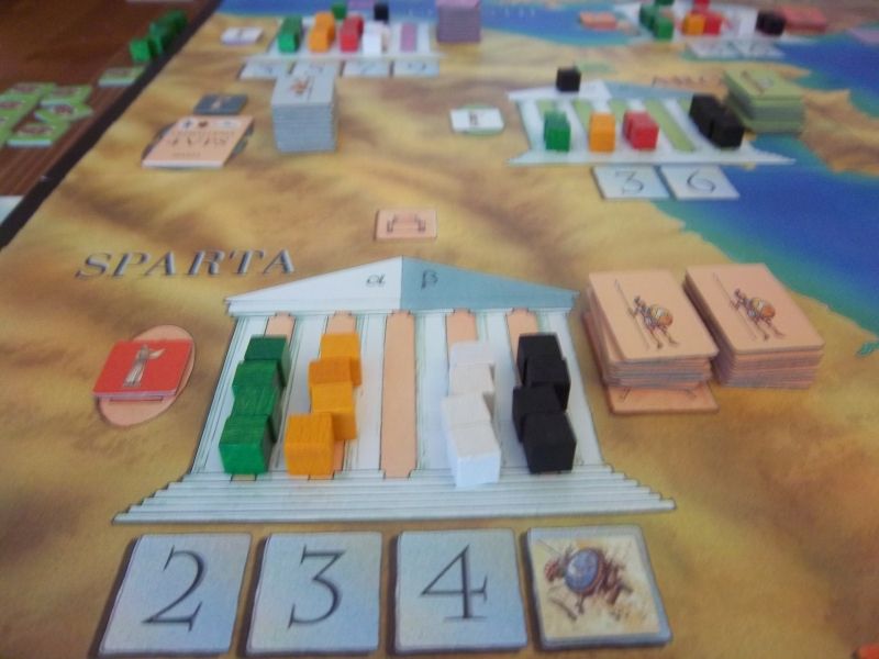 Sparte a perdu du prestige, mais nombreux sont ceux qui rêvent de mener les spartiates au combat. Je suis le seul en revanche à ne plus avoir de partisan dans cette cité (mais j'ai une statue).