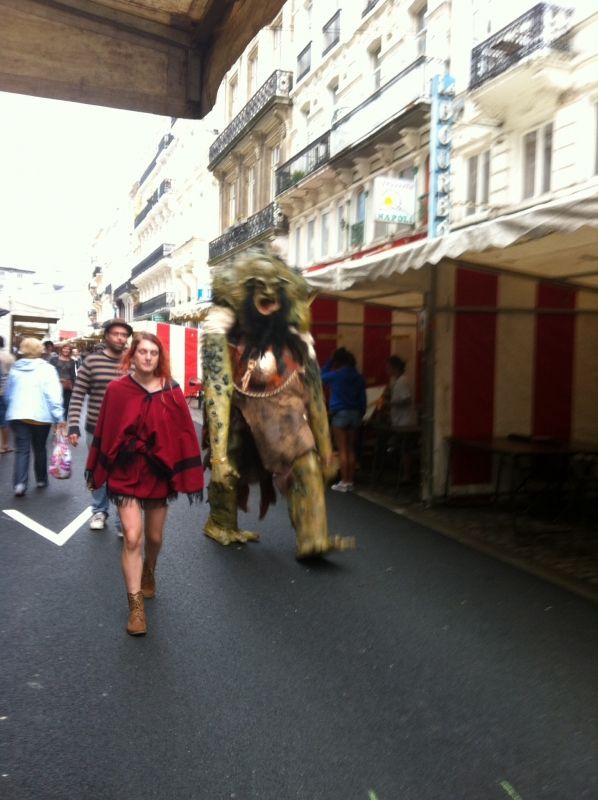 Un Troll dans la rue!!!!