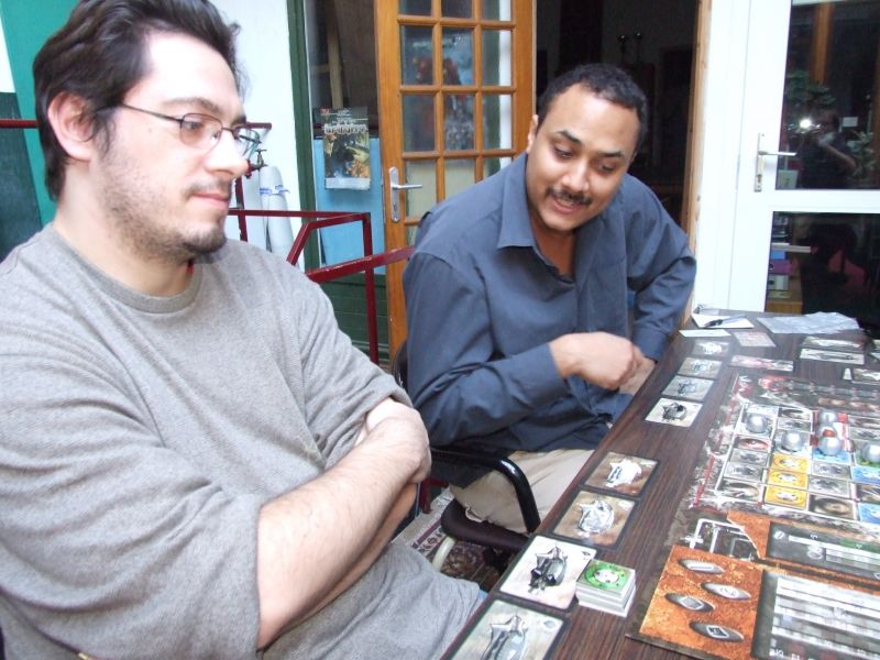 Magicnes, au calme Olympien et Ed, attentif à toutes les actions jouées.