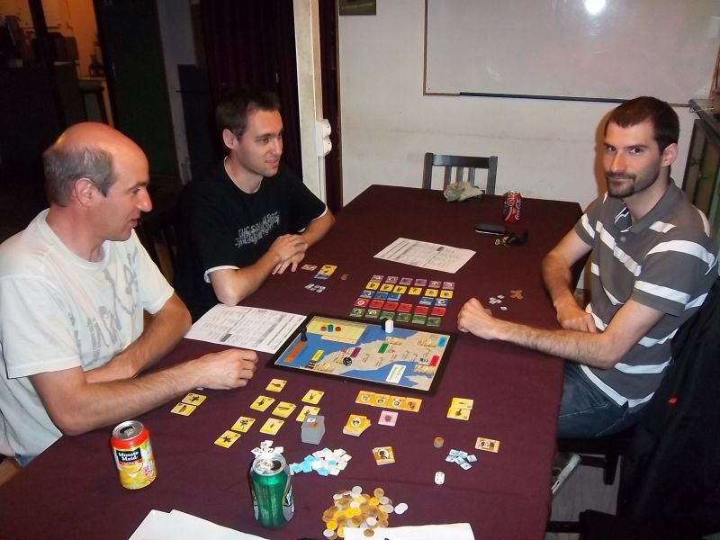 La partie a commencé, et on sent que monsieur Nicolas est déjà dans son personnage de condottière qui va profiter de la situation...