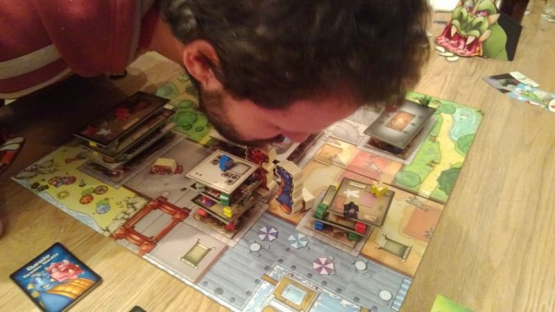 Monsieur Grogro était assez hilarant quand il soufflait sur les immeubles