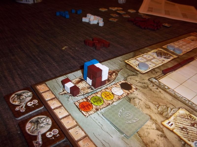 Le bateau, bien chargé, qui ne fera qu'un seul voyage dans cette partie...