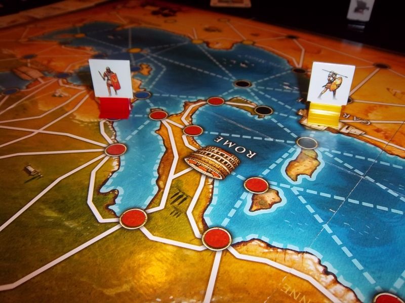 Les deux seuls survivants de ce conflit. Allez hop, je vais leur remettre des médailles à ces braves.