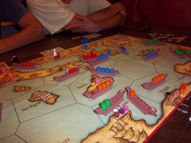 La partie est bien lancée mais pour le moment, il y a eu peu d'affrontement...