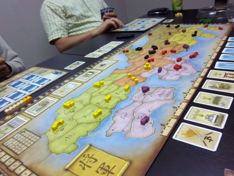 Le plateau après la mise en place...et les armées jaunes de Nico (trop) bien installées. 