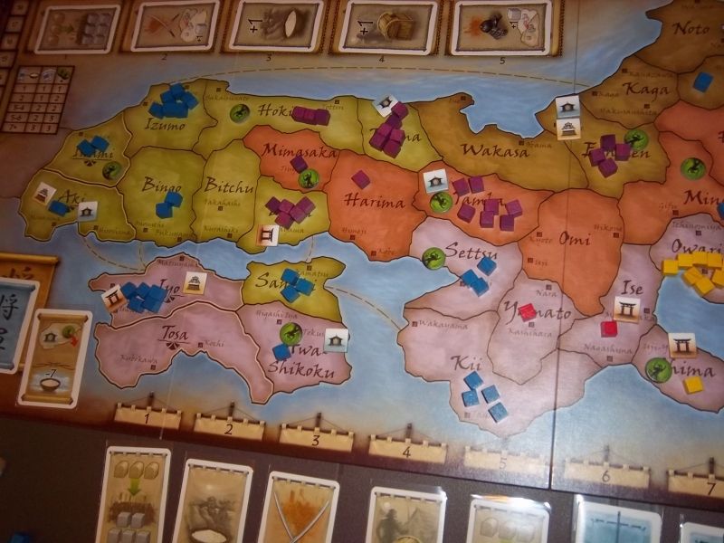 Lilajax est parvenu à prendre Minus à revers, ce dernier se retrouve alors pris dans une grosse tenaille...