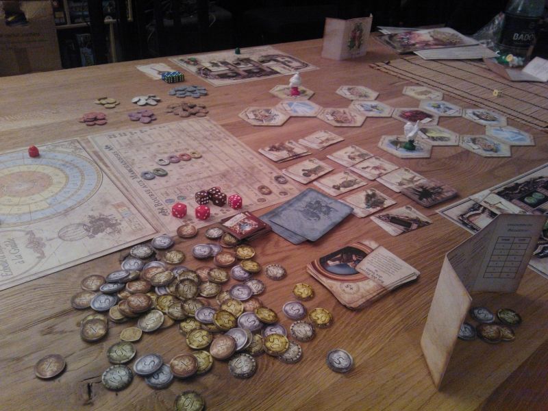 A deux, ça donne ça (avec les petits écrans téléchargeables sur le site de l'éditeur)