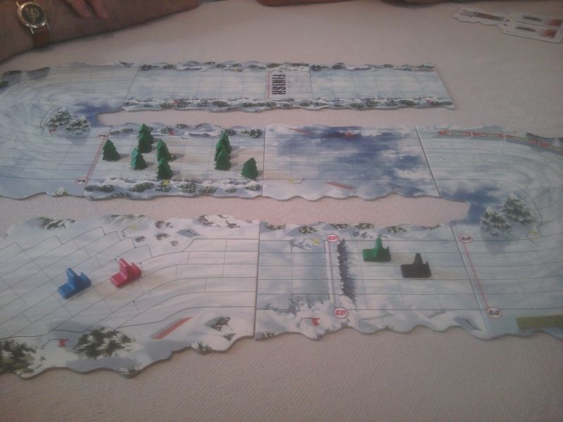 Les deux groupes sont formés : Jacques et moi devant, Pierre et Caro un peu plus loin (à  noter que ces derniers n'ont pas encore joué leur tour ici)