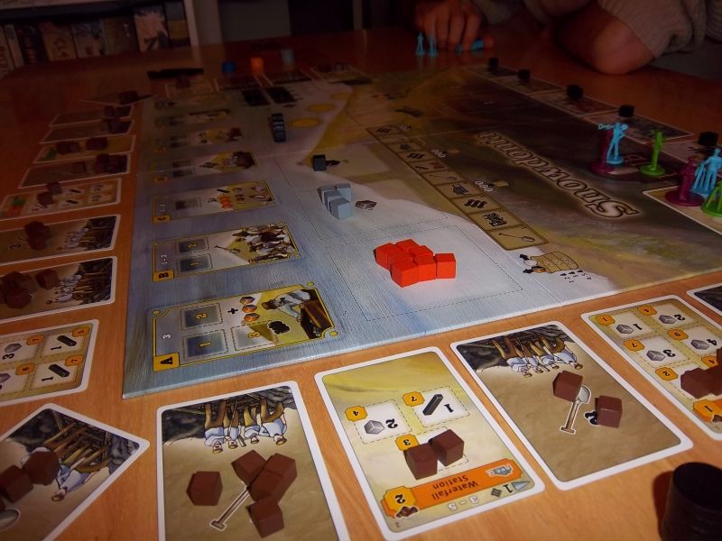 Soyez les bienvenus à Snowdonia ! La météo y est souvent heu... "changeante", mais il y a du taf...pas de chômage chez nous.