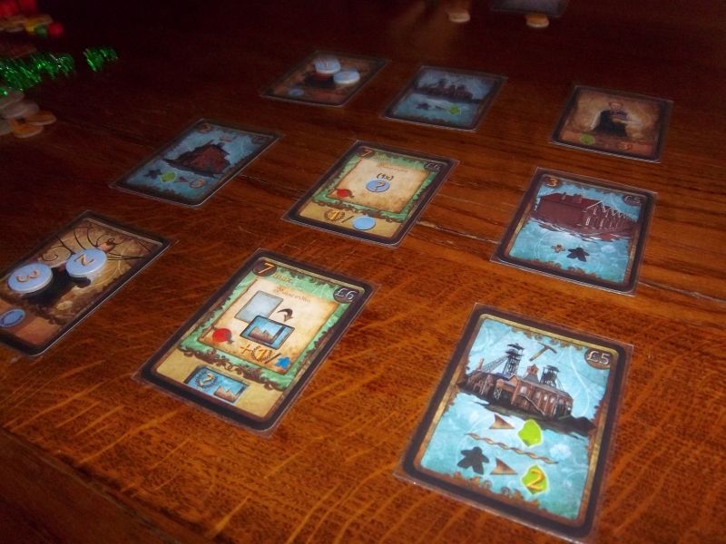 Quelques photos des cartes du jeu, mais je ne sais plus à quelle partie elles correspondent....