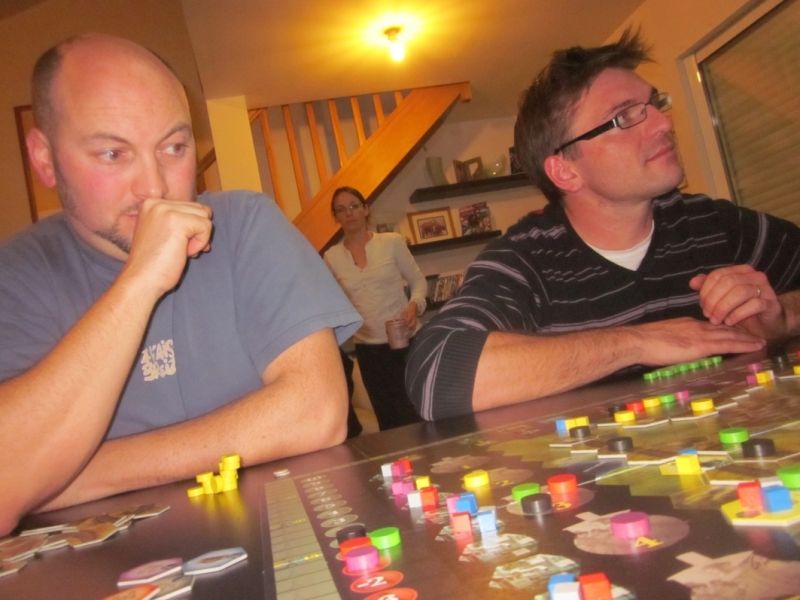 Thomas a gauche, Fafa à droite et la maitresse de maison derrière !!!