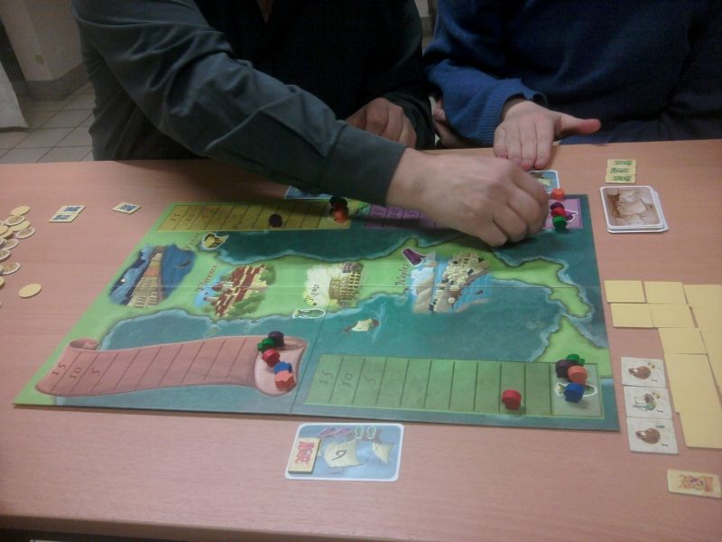 Le pion bleu va grimper.