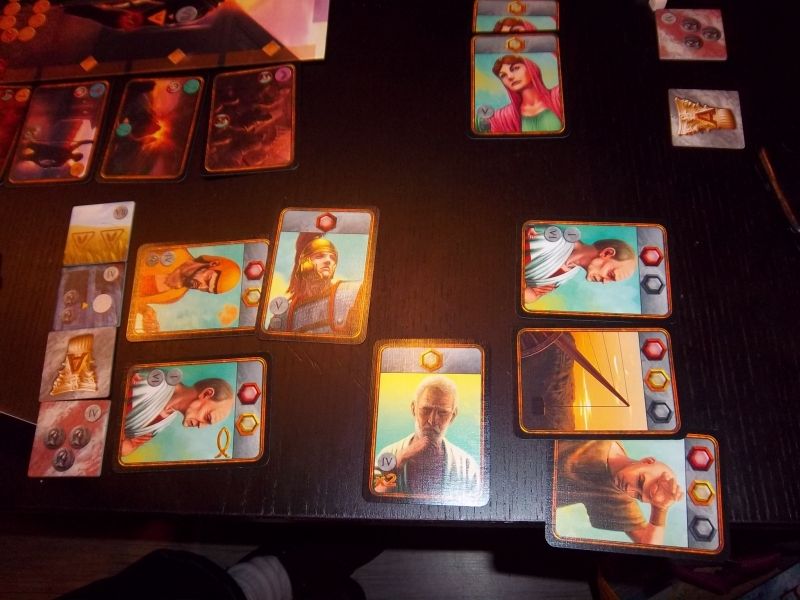 Quelques-unes de mes cartes à un moment donné. A noter que je vais choisir un seul légionnaire et une seule vestale pour toute la partie.