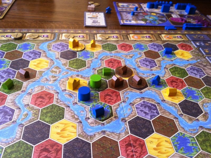 Début de partie à 4 d'initiation - Finalement peu de terraformation et d'extension de territoire mais plutôt des améliorations d'infrastructures