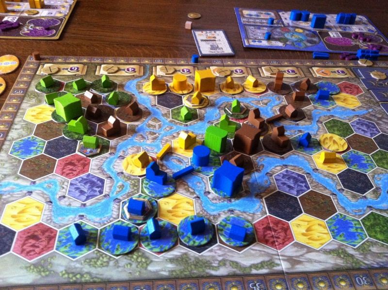 La Terra Mystica en fin de partie : Où l'on voit la bataille que se sont menées les Sirènes et les Halflings pour la plus grande amélioration
