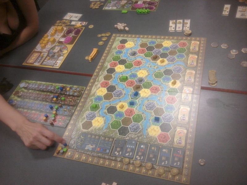 J'ai hésité à mettre cette photo prise quelques secondes avant la précédente. Jedisjeux est bien interdit aux moins de 18 ans non ? ^^ 