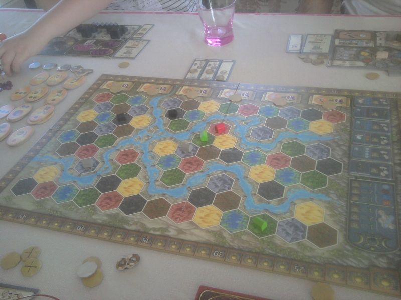 Placement initial. Caro un peu isolée et les 3 autres serrés au centre