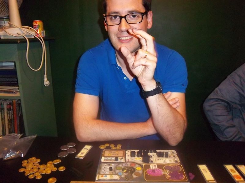 Monsieur Lupo666, qui sentait bien que les Mages allaient poser quelques soucis territoriaux à ses Alchimistes