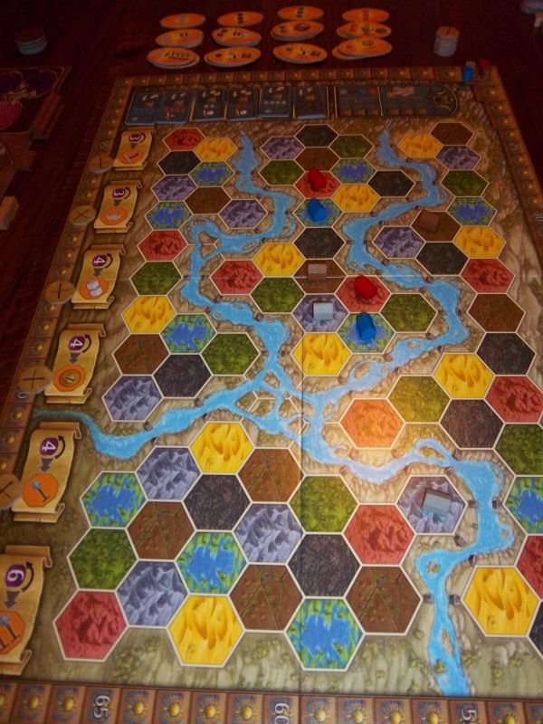 La mise en place : chose amusante, on va surtout se regrouper dans le haut du plateau. pendant toute la partie.