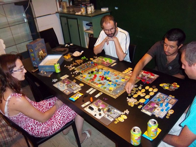 Mademoiselle A, messieurs Florestan, David (en action) et Kapitch. 