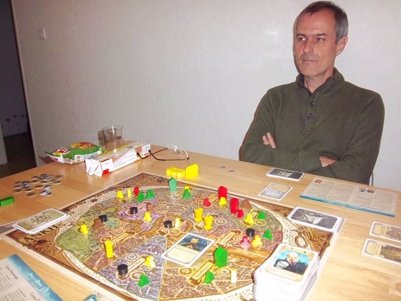 Admirez le sourire fourbe du vainqueur...faut dire que Tyrion et moi faisions sans doute une drôle de tête :-))