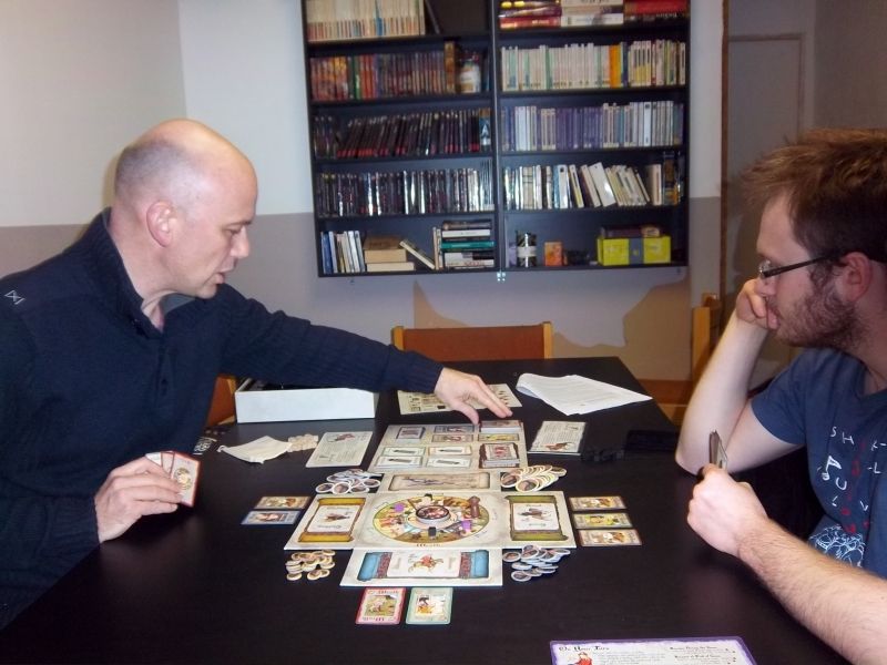 Palferso en action, sous le regard d'un Nico immoral qui a profité lâchement du désarrois de quelques malheureuses âmes en perdition. 